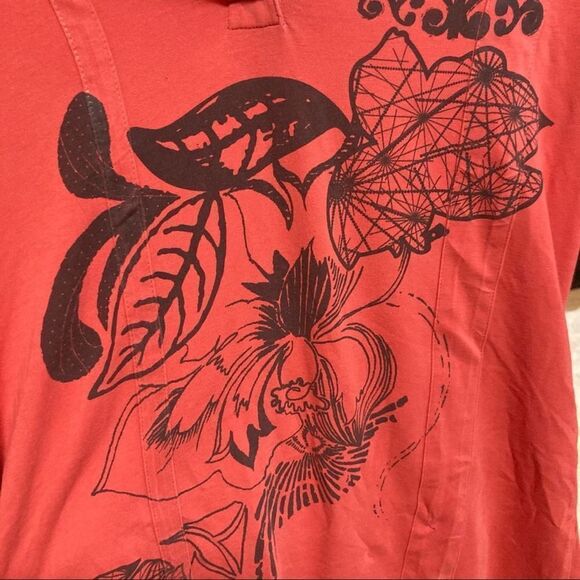LUCY Activewear Tee Red Graphic Floral Medium - Picture 4 of 9